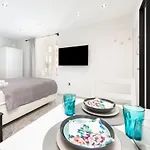 Stela Apartman *